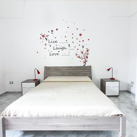 דירות אוסטוני Micca House מראה חיצוני תמונה